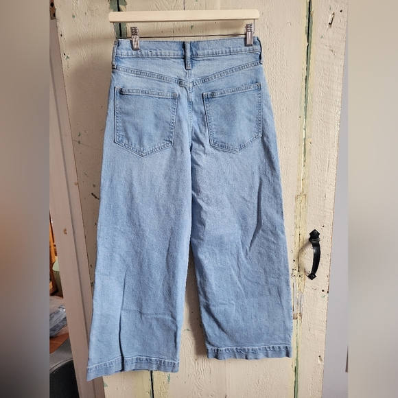 GAP High Rise Wide Leg Crop Jeans - Picture 3 of 3